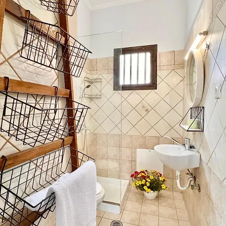 Evaggelia With Private Pool By Dadovillas Vilă Sidárion