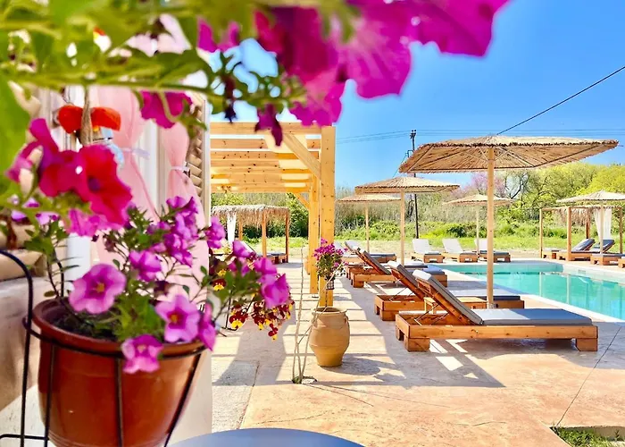 Evaggelia With Private Pool By Dadovillas